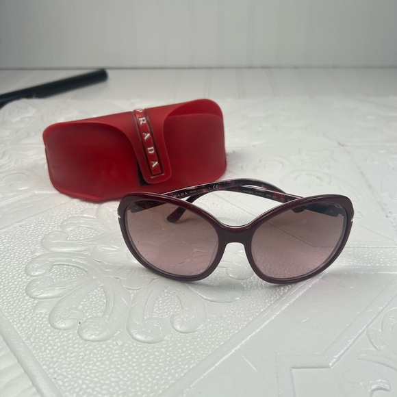 Prada Women’s Oversized Sunglasses with Red Case - Picture 2 of 9